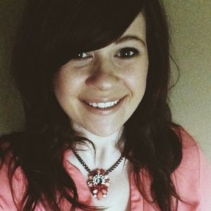 Meet your Posher, Elayna